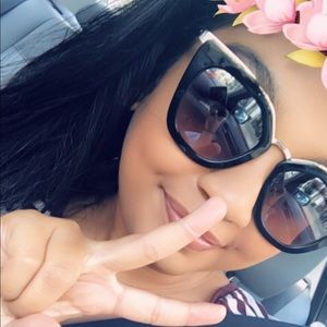 Meet your Posher, Celina